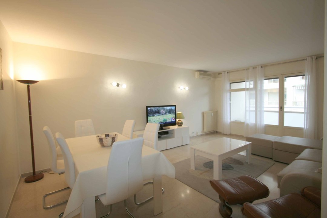For rent Helvet A202 CANNES ( Two bedroom )