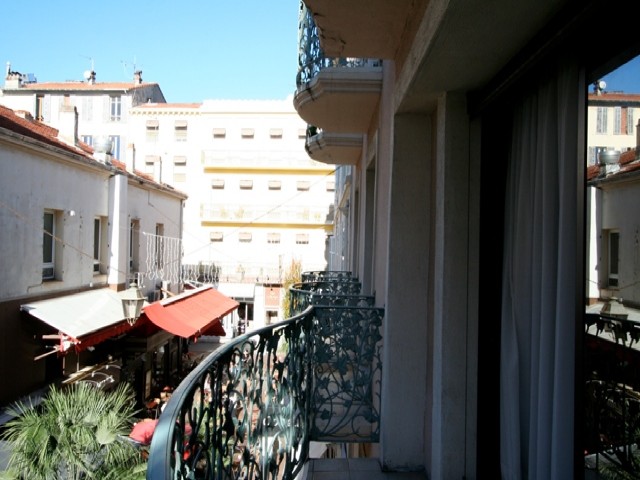 Centre Riviera Two bedroom CANNES